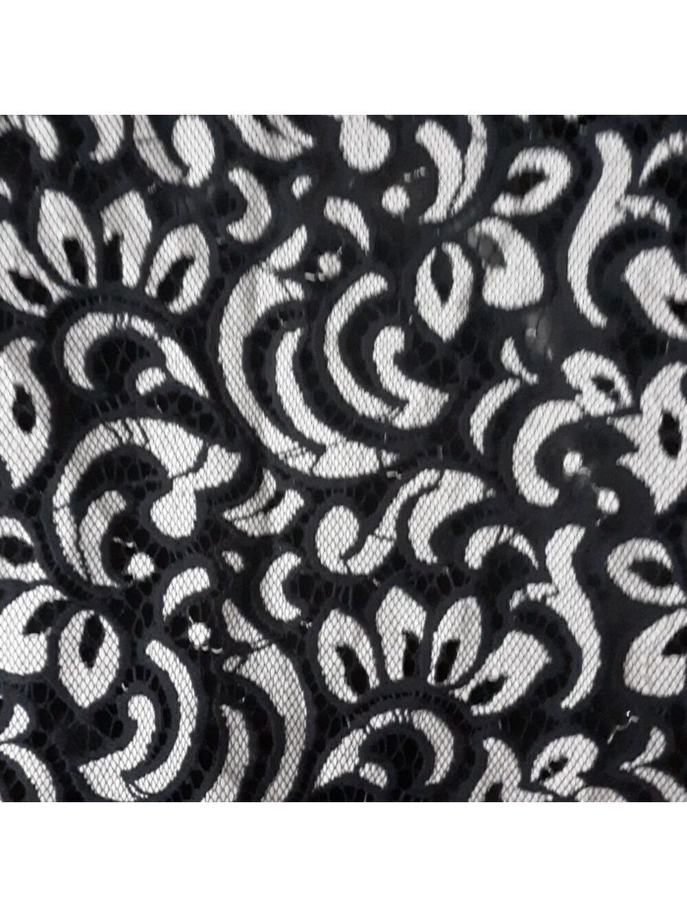 ExpressāSeeThuĀ Blouse - Picture 3 of 8